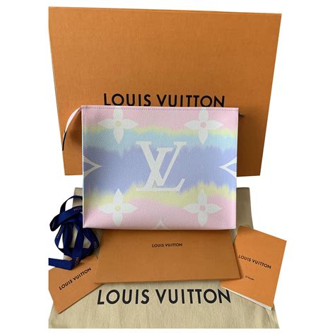 lv escale pochette|Louis Vuitton Palo Alto.